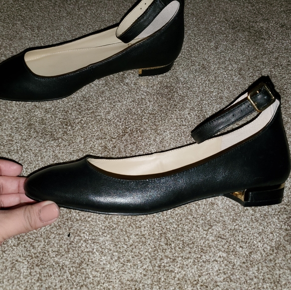 Shoes - Picture 2 of 4